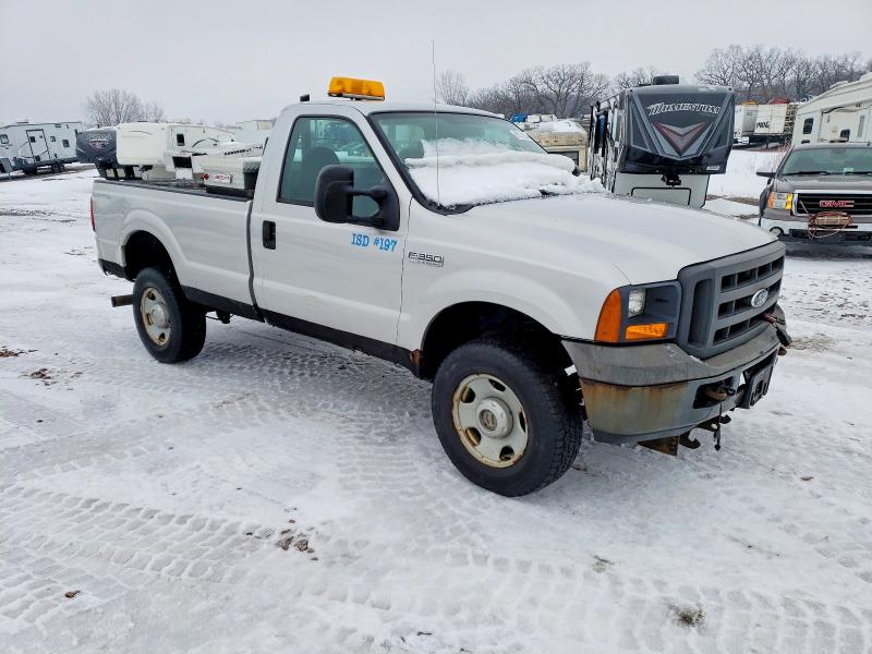 Photo 4 from auction – 2005 FORD F350 SRW S with VIN 1FTWF31PX5EB32358