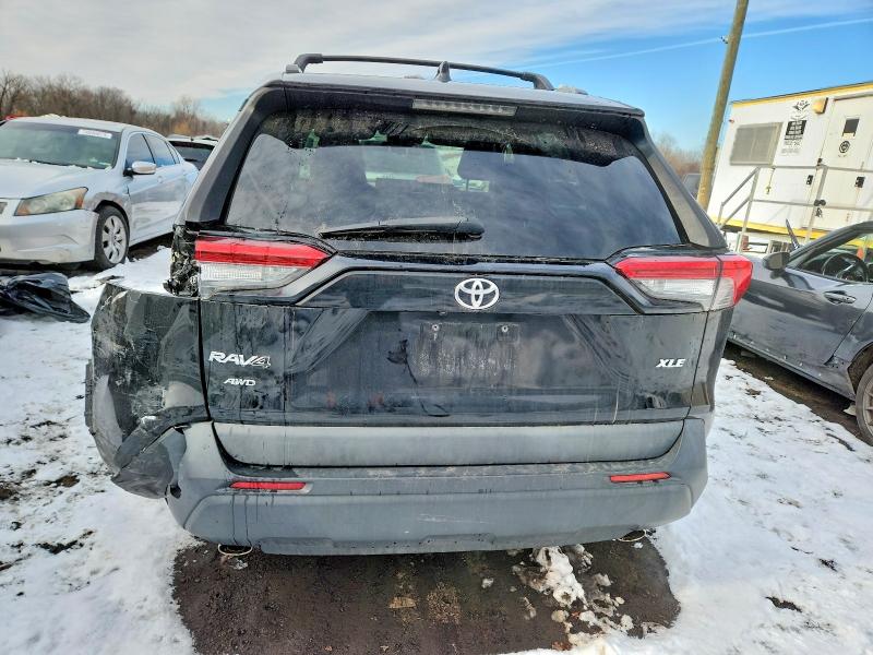 Photo 6 from auction – 2019 TOYOTA RAV4 with VIN JTMP1RFVXKJ009000