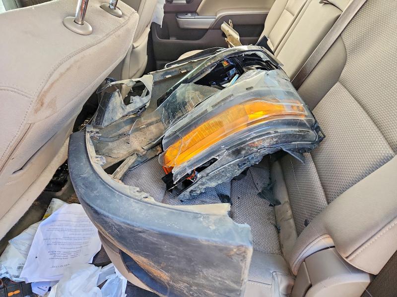 Photo 12 from auction – 2018 CHEVROLET SILVERADO with VIN 3GCUKREC8JG613810