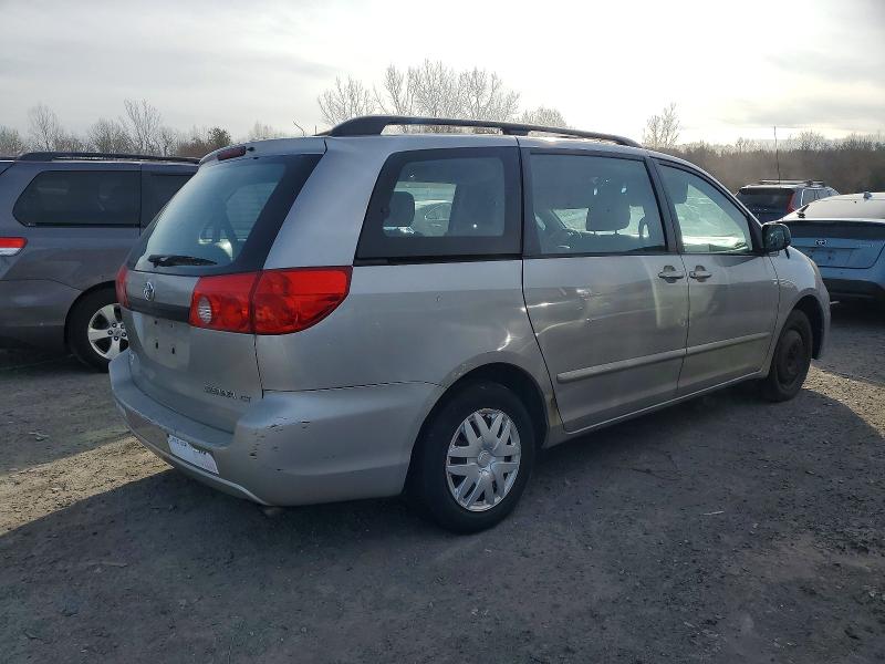 Photo 3 from auction – 2010 TOYOTA SIENNA CE with VIN 5TDKK4CC1AS331927