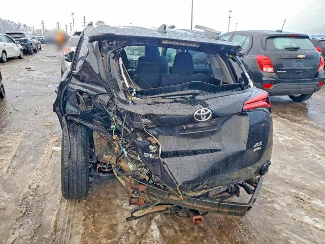 Photo 6 from auction – 2017 TOYOTA RAV4 XLE with VIN 2T3RFREV2HW603523