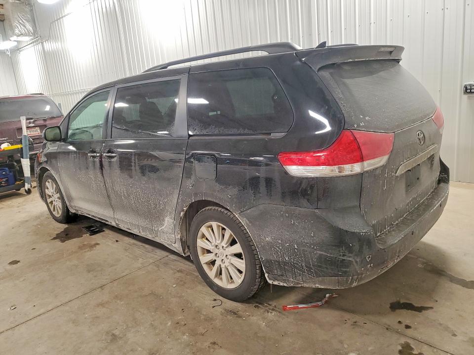 Photo 2 from auction – 2012 TOYOTA SIENNA XLE with VIN 5TDDK3DCXCS041013