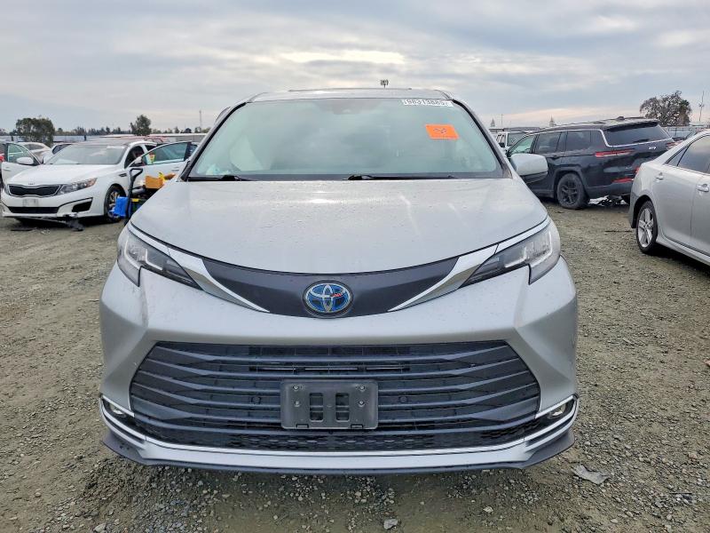 Photo 5 from auction – 2022 TOYOTA SIENNA with VIN 5TDYRKEC0NS130937