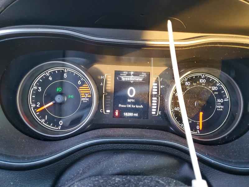 Photo 9 from auction – 2019 JEEP CHEROKEE L with VIN 1C4PJMLBXKD400630