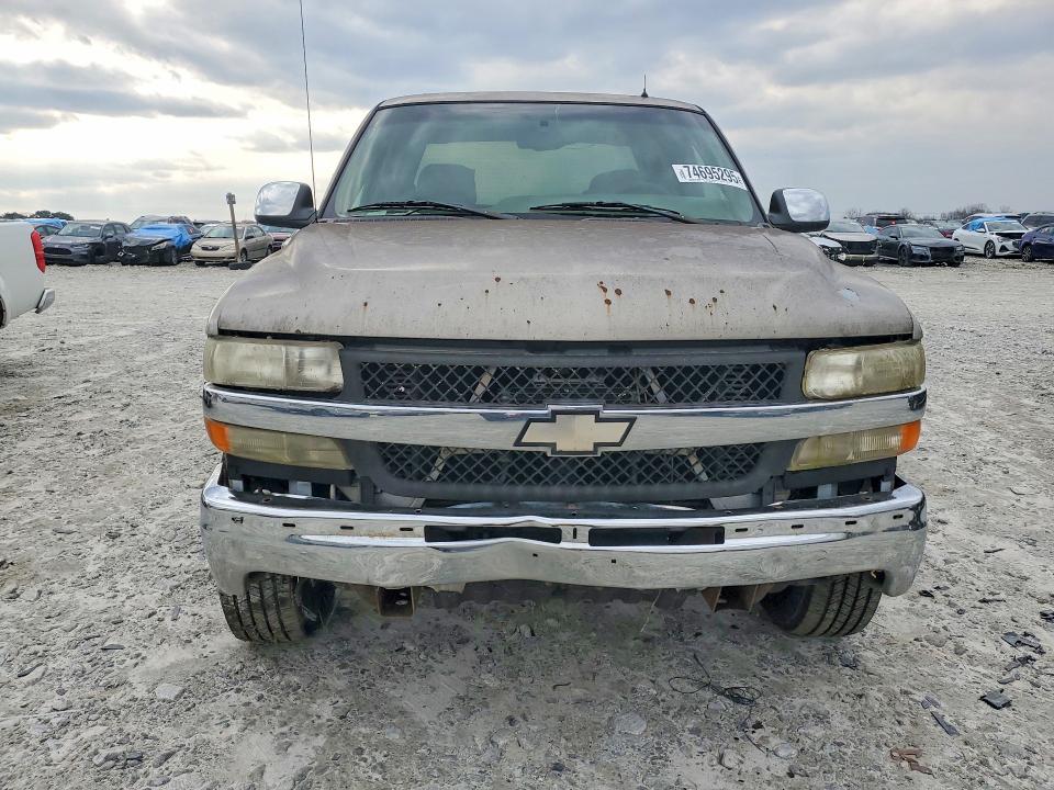 Photo 5 from auction – 2002 CHEVROLET SILVERADO with VIN 1GCHC23162F174178