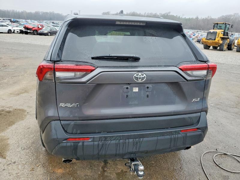 Photo 6 from auction – 2019 TOYOTA RAV4 XLE with VIN 2T3W1RFV3KW007151