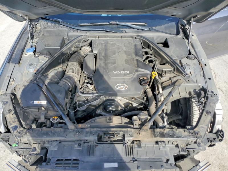 Photo 11 from auction – 2016 HYUNDAI GENESIS 3. with VIN KMHGN4JE2GU122410