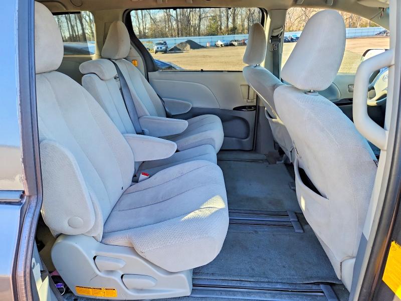 Photo 11 from auction – 2013 TOYOTA SIENNA LE with VIN 5TDKK3DCXDS366043