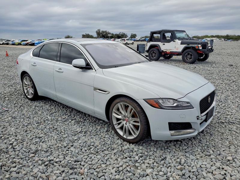 Photo 4 from auction – 2017 JAGUAR XF PRESTIG with VIN SAJBK4BV9HCY45587