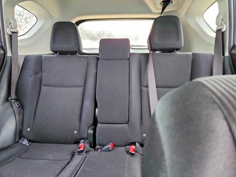 Photo 10 from auction – 2015 TOYOTA RAV4 LE with VIN JTMBFREV9FD167197