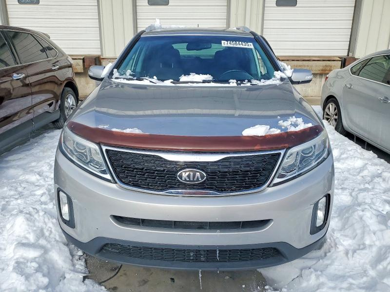 Photo 5 from auction – 2015 KIA SORENTO LX with VIN 5XYKT4A69FG658445