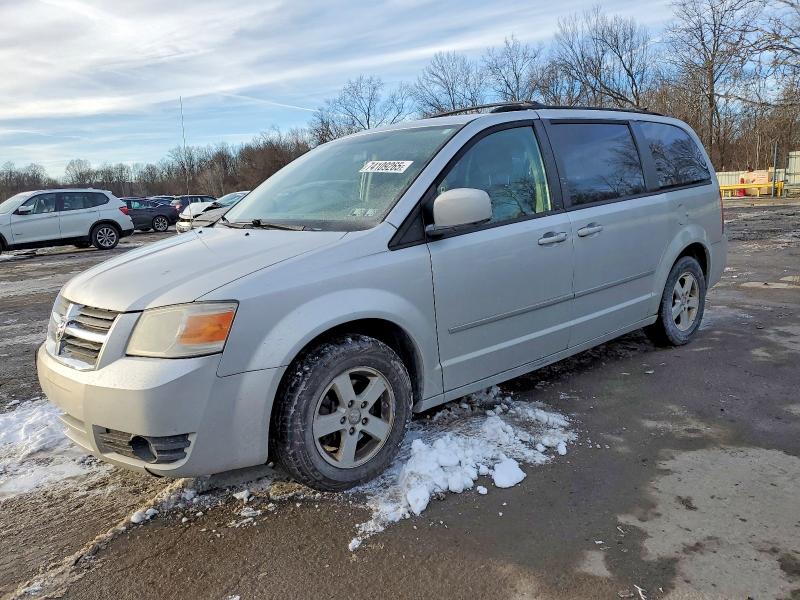 DODGE GRAND CARAVAN 2010 with VIN 2D4RN5D1XAR200211 - Photo from auction