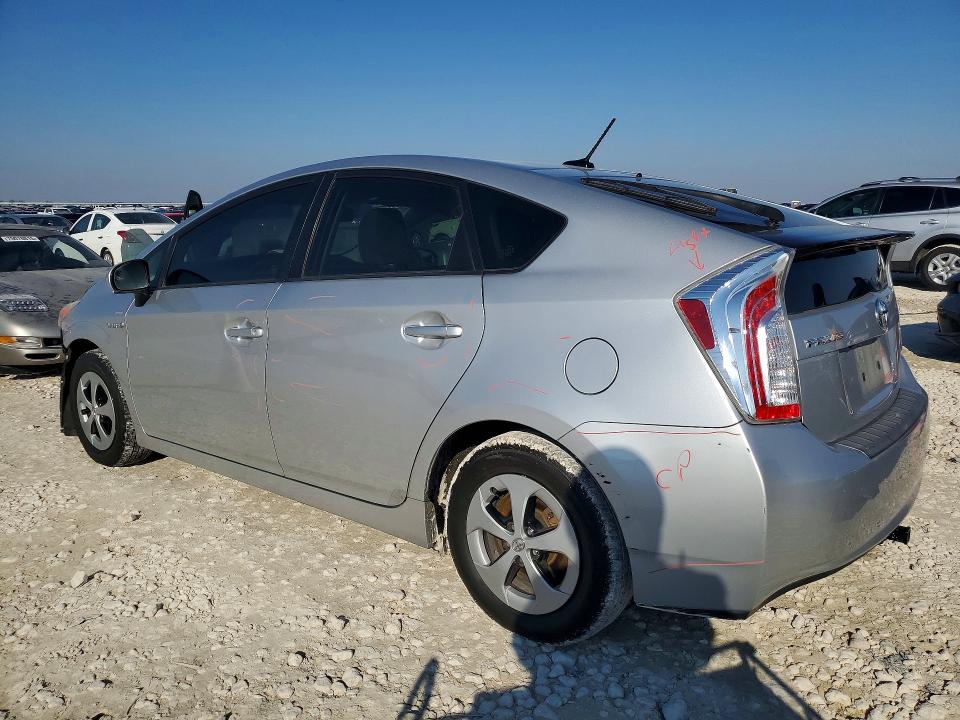 Photo 2 from auction – 2013 TOYOTA PRIUS with VIN JTDKN3DU5D5689776
