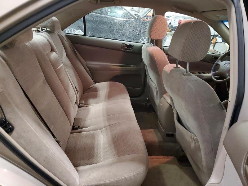 Photo 10 from auction – 2004 TOYOTA CAMRY LE with VIN 4T1BF30K04U074183