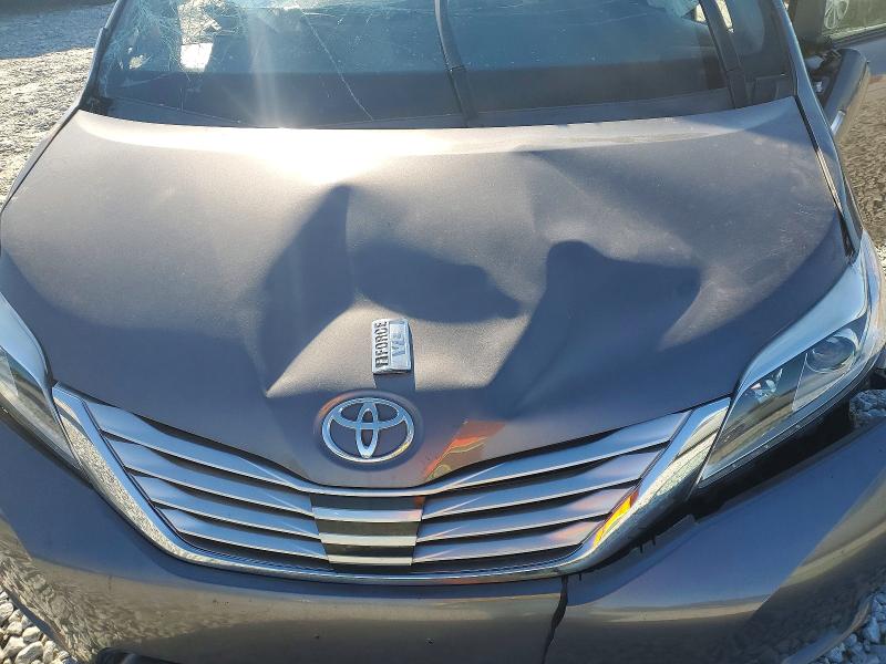 Photo 12 from auction – 2016 TOYOTA SIENNA XLE with VIN 5TDYK3DC1GS752204