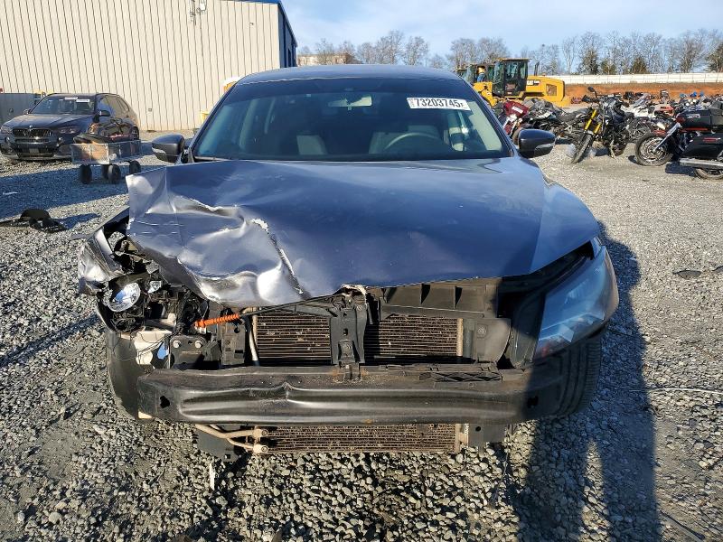 Photo 5 from auction – 2013 VOLKSWAGEN PASSAT S with VIN 1VWAP7A33DC048546