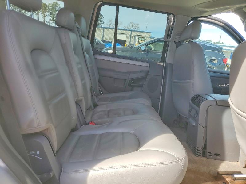 Photo 11 from auction – 2004 FORD EXPLORER X with VIN 1FMZU63K24UB17066