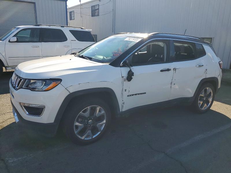 JEEP COMPASS 2019 with VIN 3C4NJCCB5KT699150 - Photo from auction
