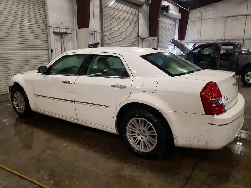 Photo 2 from auction – 2010 CHRYSLER 300 TOURIN with VIN 2C3CA5CV1AH104562