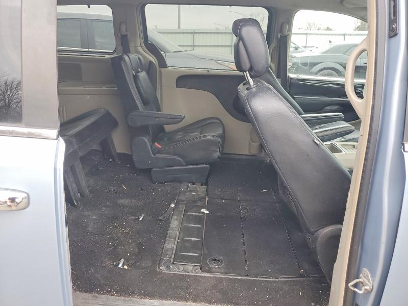 Photo 11 from auction – 2012 CHRYSLER TOWN & COU with VIN 2C4RC1CG7CR413900