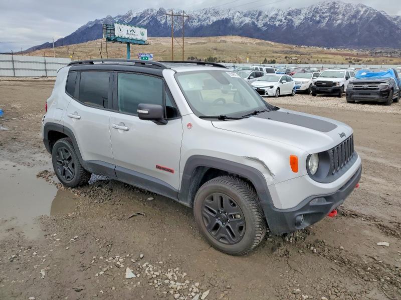 Photo 4 from auction – 2018 JEEP RENEGADE with VIN ZACCJBCB2JPH41250
