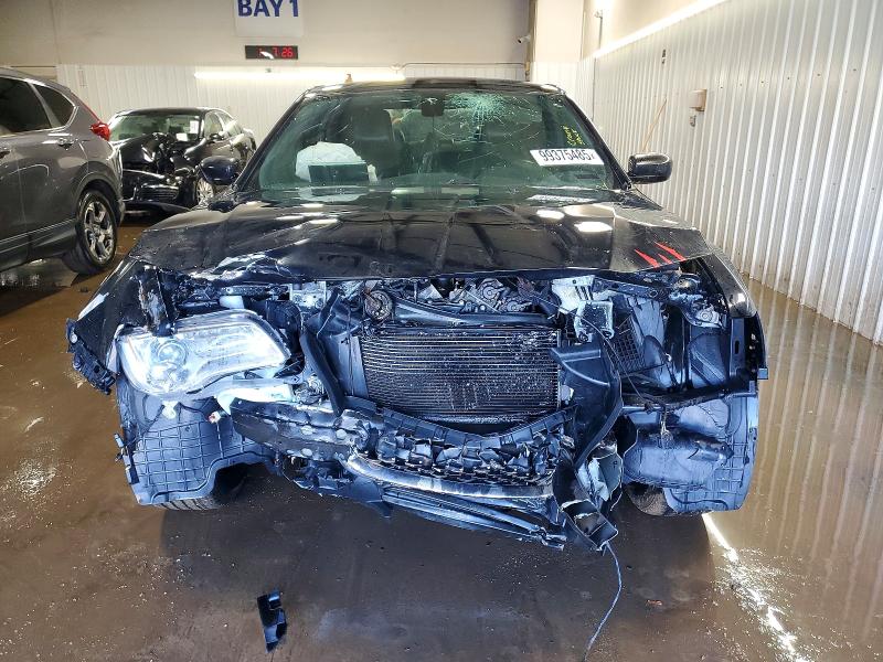 Photo 5 from auction – 2019 CHRYSLER 300 with VIN 2C3CCABG7KH537911