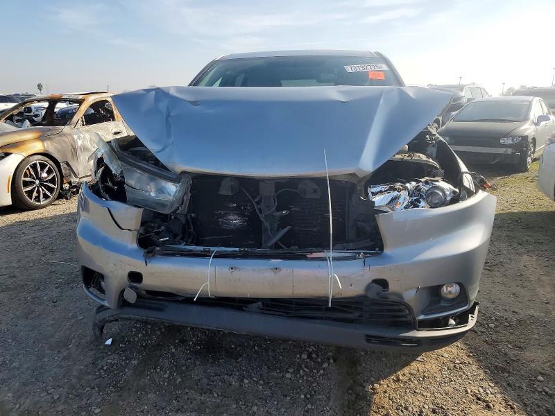 Photo 5 from auction – 2014 TOYOTA HIGHLANDER with VIN 5TDZKRFH6ES018428