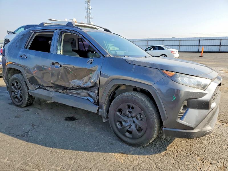 Photo 4 from auction – 2019 TOYOTA RAV4 LE with VIN JTMF1RFVXKD006396