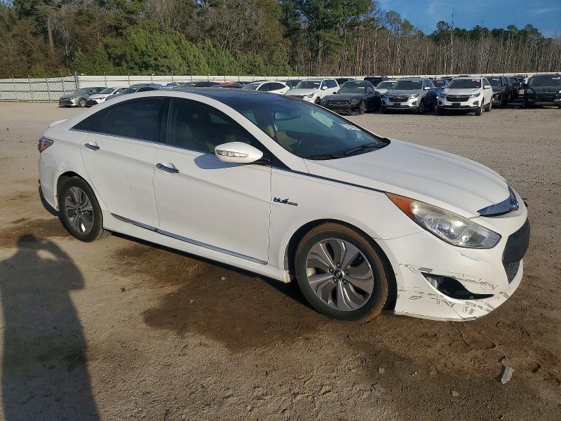 Photo 4 from auction – 2013 HYUNDAI SONATA HYB with VIN KMHEC4A41DA075064