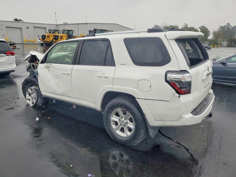 صورة رقم 2 من المزاد - 2019 TOYOTA 4RUNNER مع VIN JTEBU5JR2K5650022
