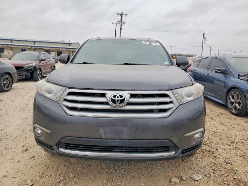 Photo 5 from auction – 2013 TOYOTA HIGHLANDER with VIN 5TDDK3EH1DS216129
