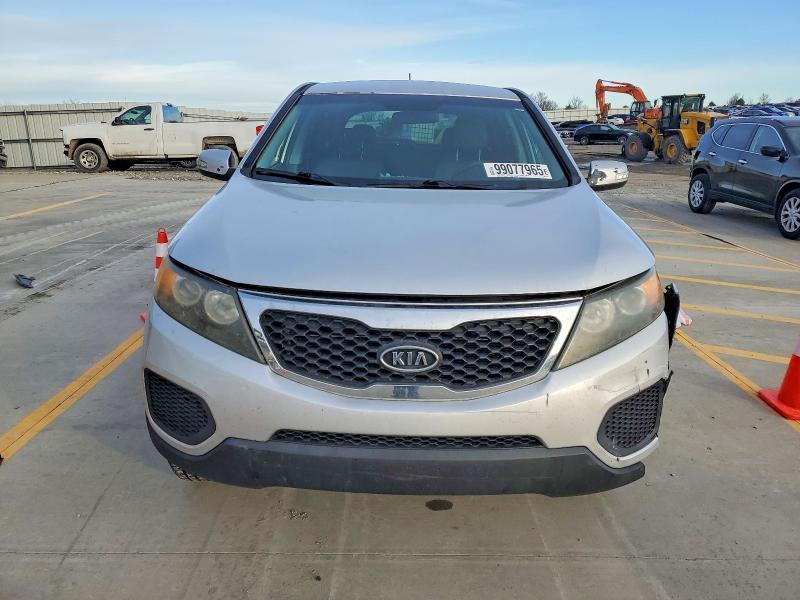 Photo 5 from auction – 2012 KIA SORENTO with VIN 5XYKT3A11CG200604