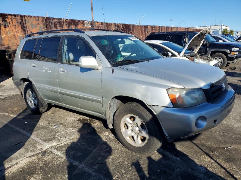 Photo 4 from auction – 2005 TOYOTA HIGHLANDER with VIN JTEGD21A150107051