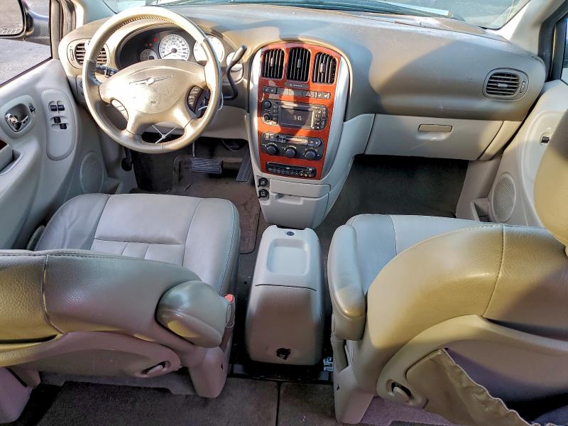 Photo 8 from auction – 2007 CHRYSLER TOWN & COU with VIN 2A8GP54L07R195196