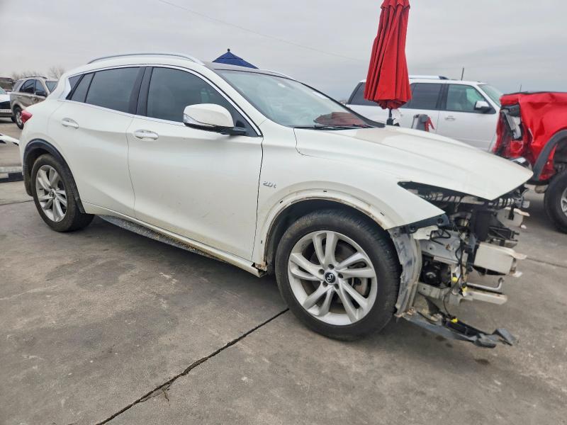 Photo 4 from auction – 2018 INFINITI QX30 BASE with VIN SJKCH5CP8JA056286