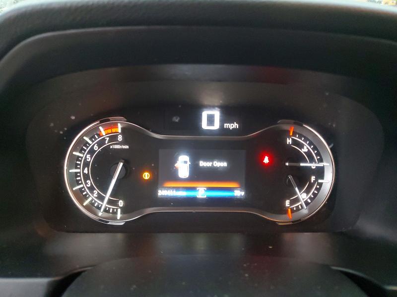 Photo 9 from auction – 2017 TOYOTA RAV4 LIMIT with VIN 2T3YFREV9HW360501