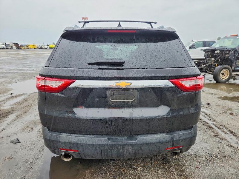 Photo 6 from auction – 2018 CHEVROLET TRAVERSE L with VIN 1GNERFKW3JJ141955