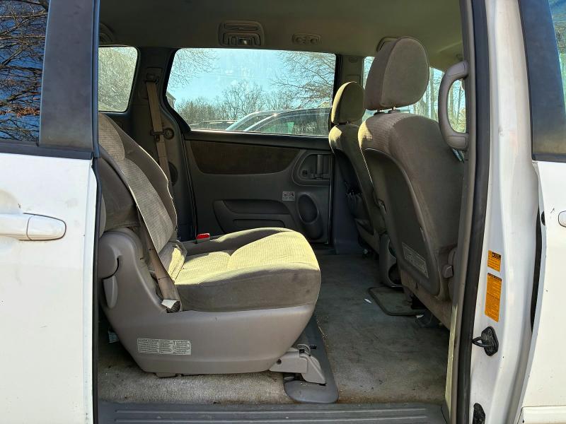 Photo 6 from auction – 2007 TOYOTA SIENNA LE with VIN 5TDBK23C97S000915