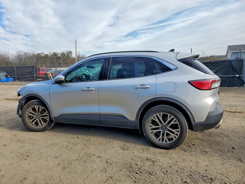 Photo 2 from auction – 2020 FORD ESCAPE with VIN 1FMCU9H62LUB16419
