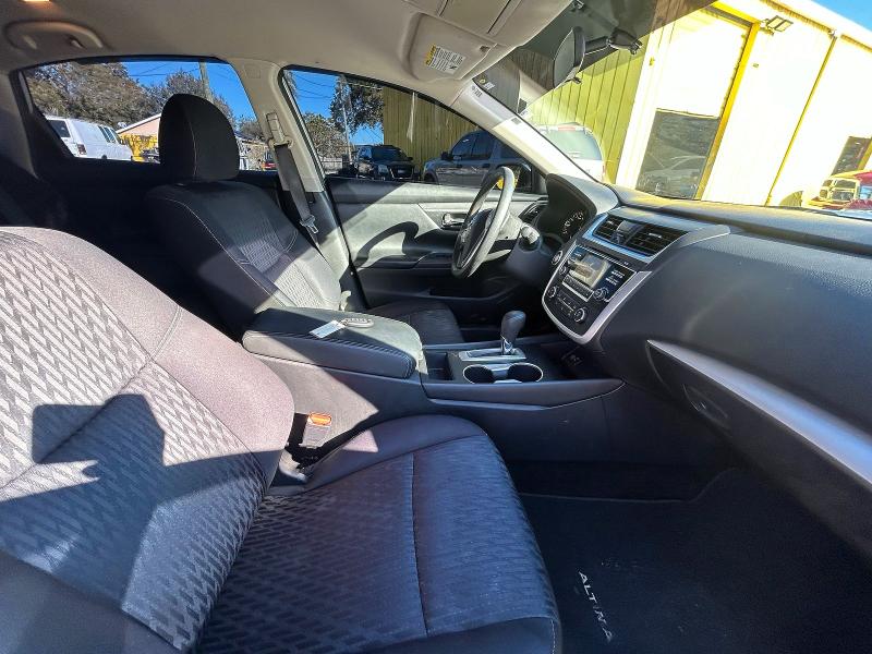 Photo 5 from auction – 2017 NISSAN ALTIMA with VIN 1N4AL3AP0HC206167