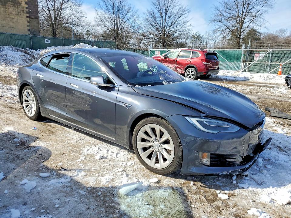 Photo 4 from auction – 2018 TESLA MODEL S with VIN 5YJSA1E29JF275519