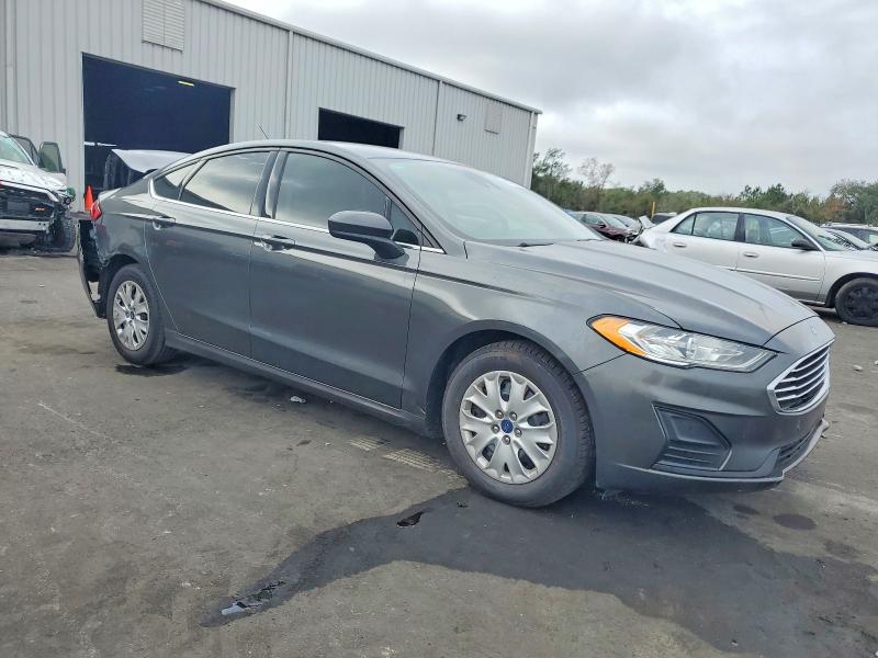 Photo 4 from auction – 2019 FORD FUSION with VIN 3FA6P0G77KR276872