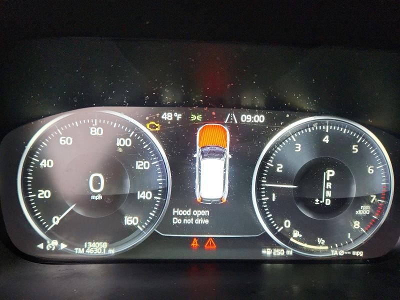Photo 9 from auction – 2019 VOLVO XC60 T6 IN with VIN LYVA22RL1KB316763