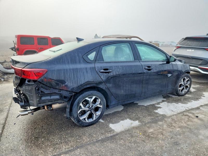 Photo 3 from auction – 2021 KIA FORTE FE with VIN 3KPF24AD8ME395295
