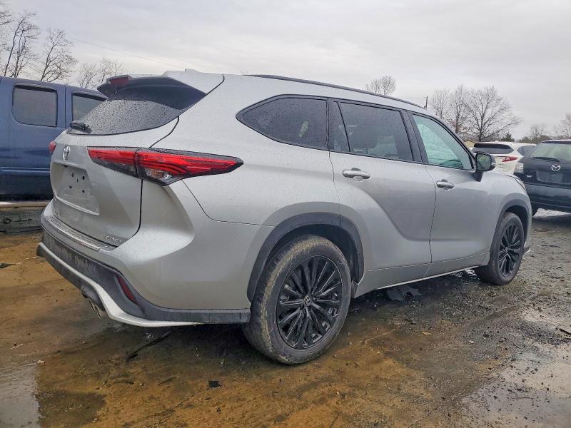 Photo 3 from auction – 2023 TOYOTA HIGHLANDER with VIN 5TDKDRBH9PS016516
