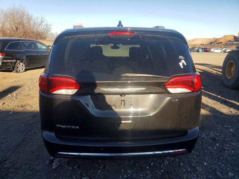 Photo 6 from auction – 2017 CHRYSLER PACIFICA T with VIN 2C4RC1EG1HR634428