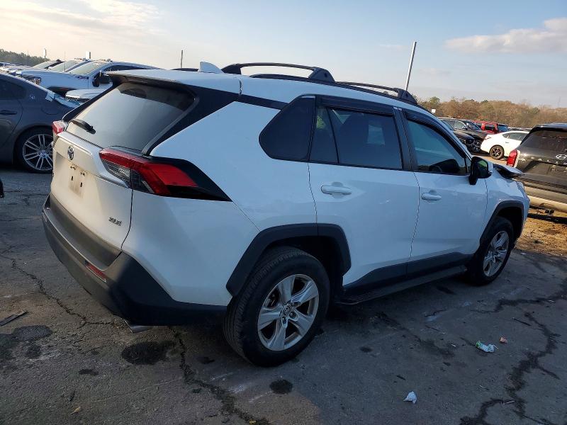 Photo 3 from auction – 2021 TOYOTA RAV4 XLE with VIN 2T3W1RFV2MC168529
