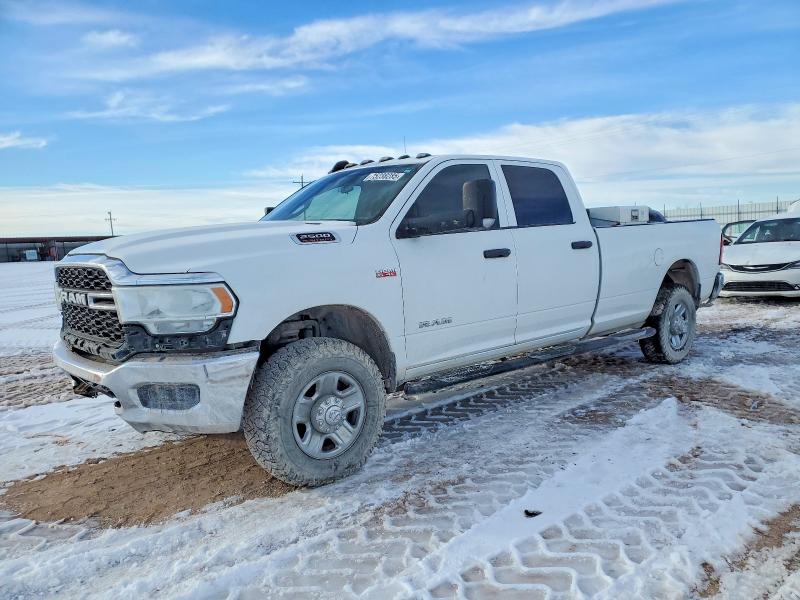 RAM 2500 TRADE 2022 مع رقم تعريف المركبة 3C6UR5HJ5NG210296 - صورة من المزاد