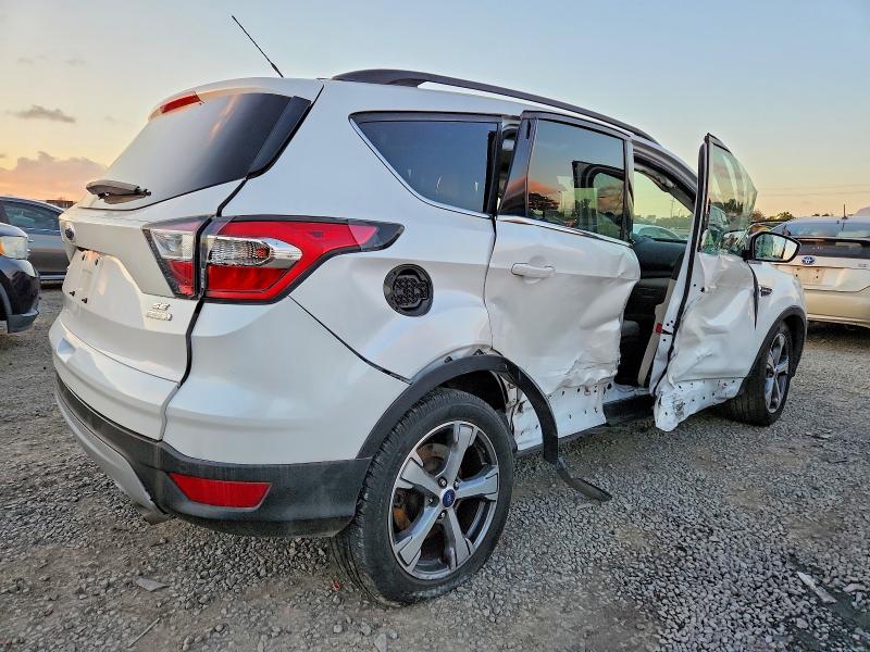 Photo 3 from auction – 2017 FORD ESCAPE SE with VIN 1FMCU0G91HUB29953