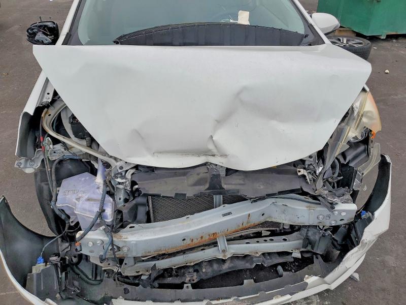 Photo 12 from auction – 2012 TOYOTA PRIUS C with VIN JTDKDTB33C1018285